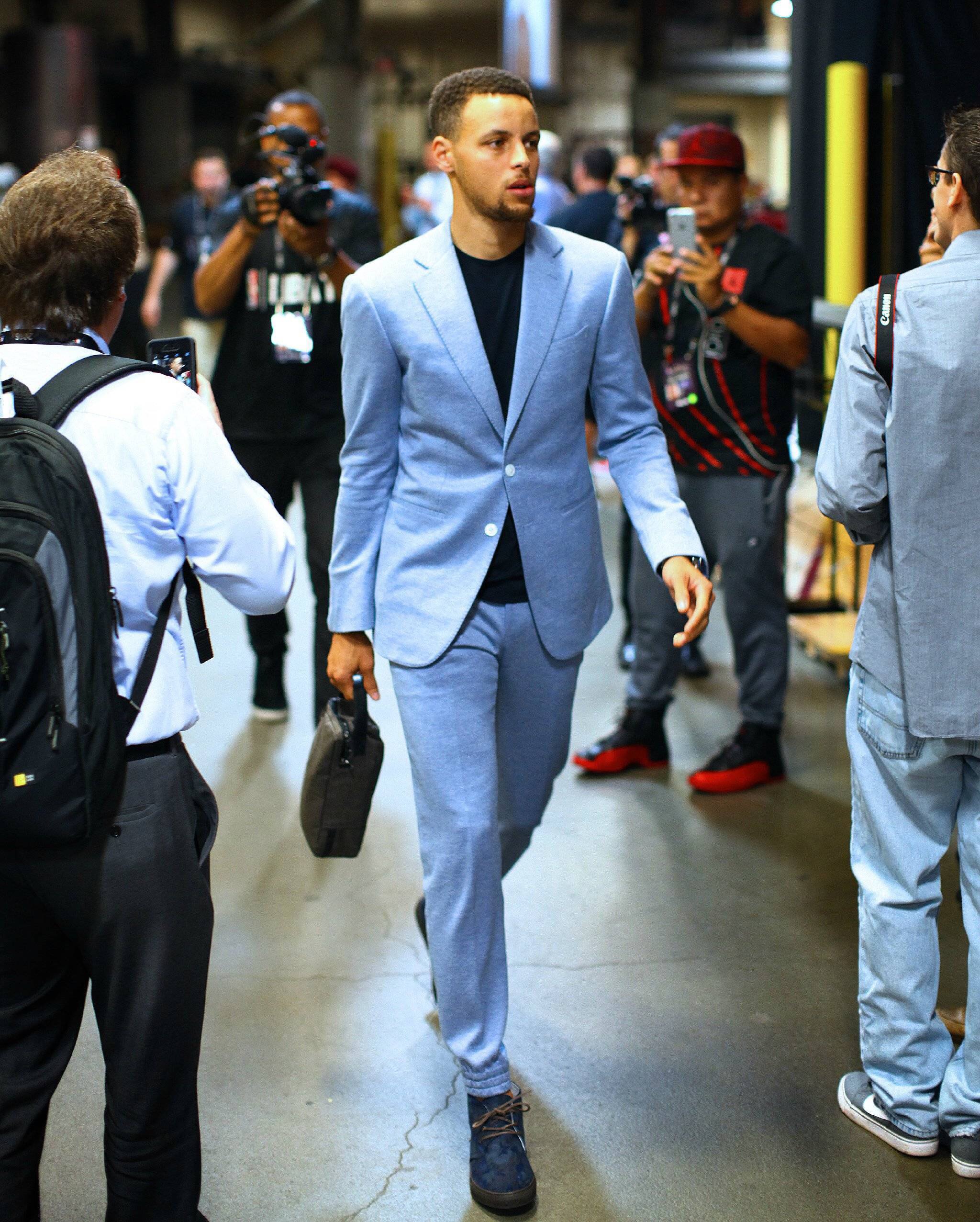 急停中距离 急停中距离